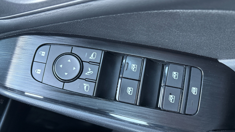 Nissan Qashqai 1.3 DiG-T MH Acenta Premium 5dr Petrol Hatchback